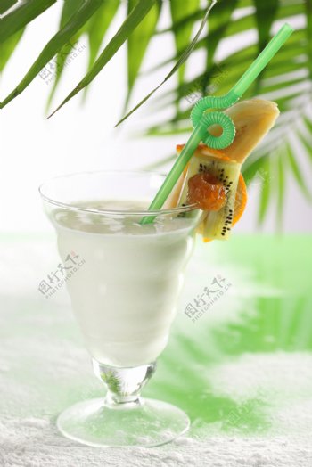 水果牛奶饮料图片
