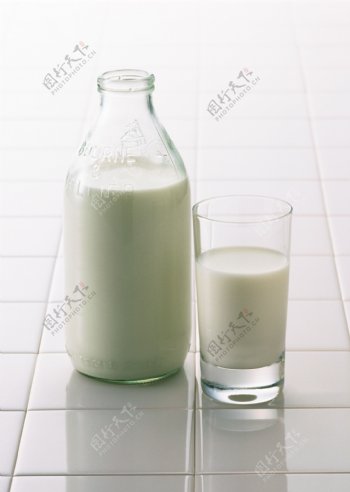 牛奶摄影图片