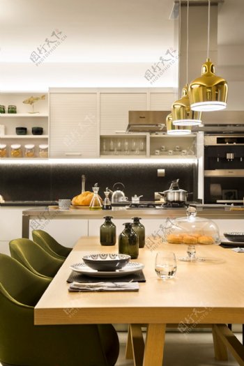 现代开放式厨房餐厅装修效果图