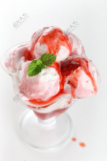 草莓蛋糕图片