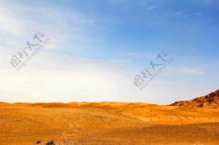 黄昏时的沙漠图片
