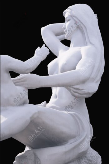 女性母亲雕塑