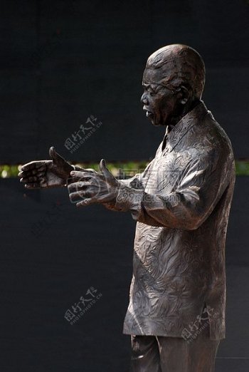 伦敦的纳尔逊曼德拉雕像