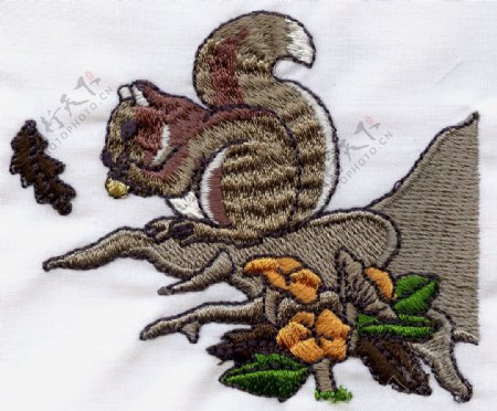 绣花动物松鼠植物树免费素材