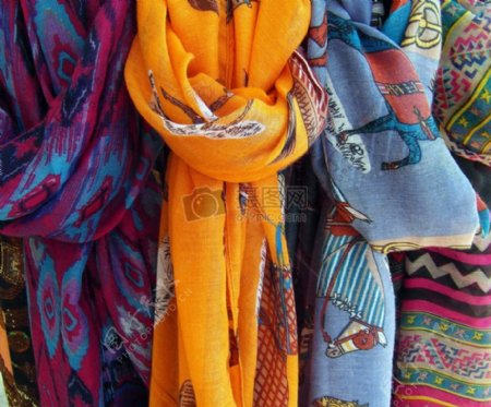 颜色鲜艳的围巾