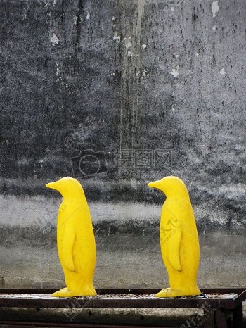 黄色企鹅饰品