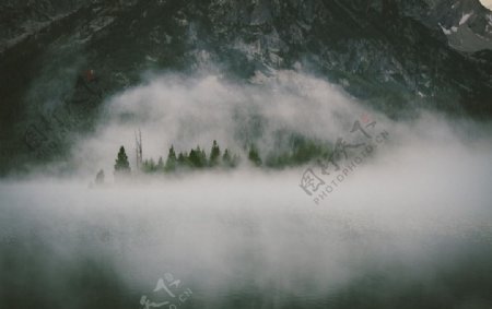 云雾环绕的美景