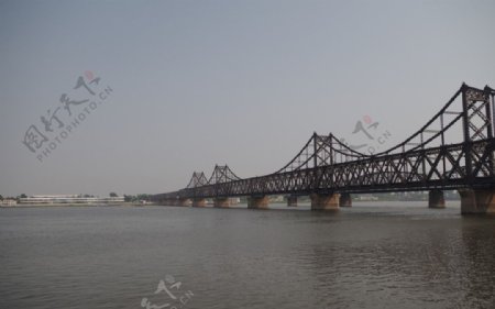 鸭绿江中朝友谊桥