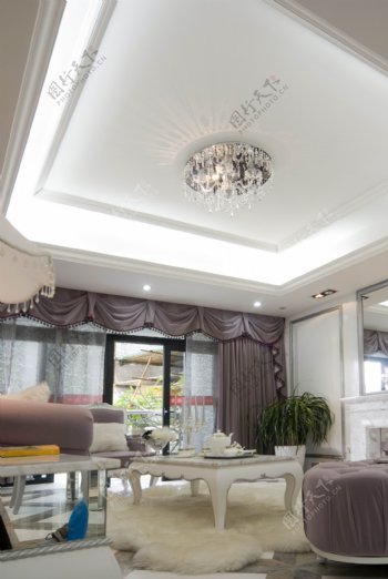 欧式客厅紫色窗帘室内装修效果图