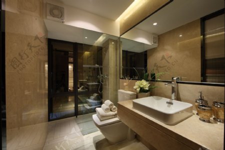 现代时尚浴室浅色瓷砖背景墙室内装修效果图