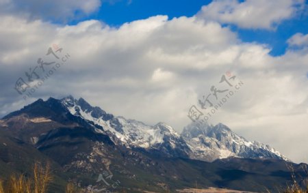 云南丽江玉龙雪山白云