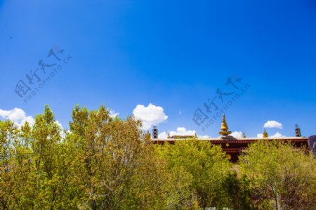 西藏美丽蓝色天空