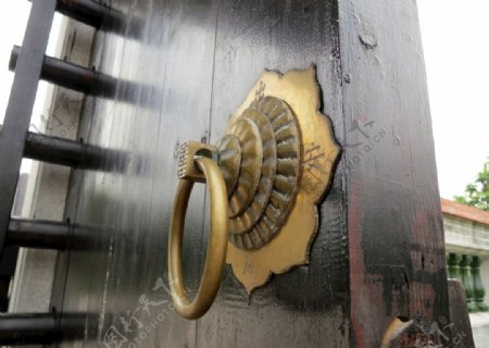 西关门上的铜门扣