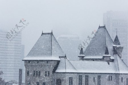 雪景下的欧式建筑