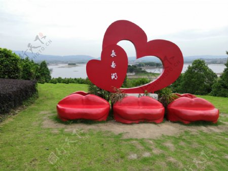 爱心红唇景观座椅