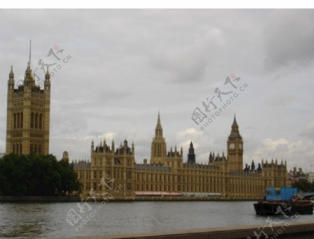 泰晤士河畔的议会