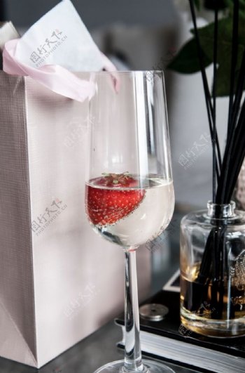 草莓酒杯