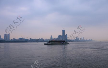 武汉长江沿岸