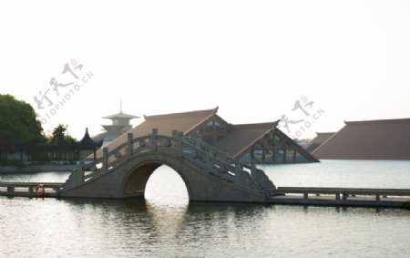 松江广富林遗址公园石拱桥图片