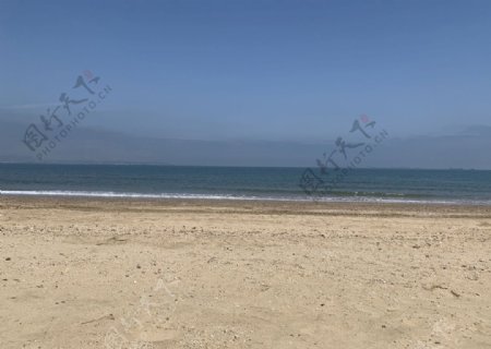 蓝天大海金沙滩图片