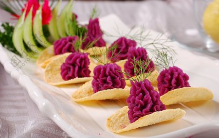 冷拼蓝莓紫薯图片
