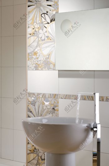 浴室卫生间瓷砖铺贴应用美图