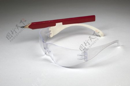 安全眼镜的铅笔夹