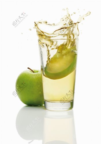 饮料与苹果图片