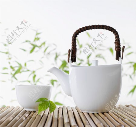 茶杯和茶壶
