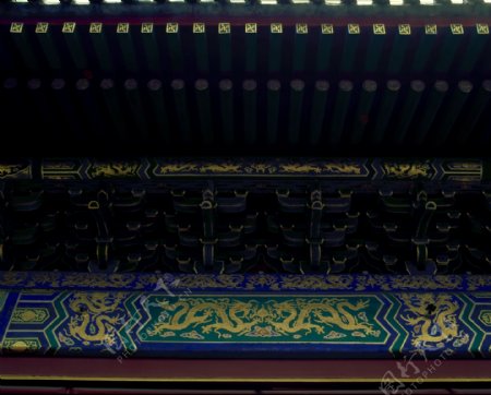 北京故宫大殿屋檐下房梁设计