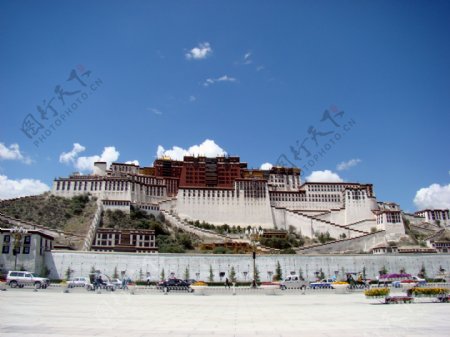 西藏巴达拉宫广场