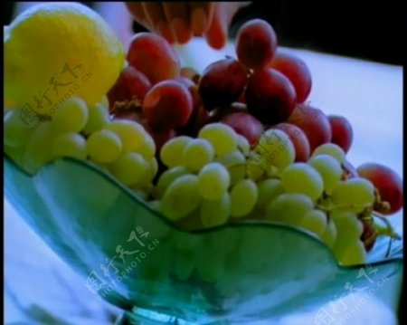 休闲生活之吃葡萄视频素材