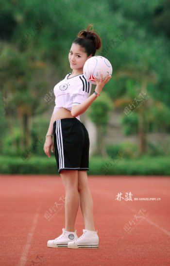 足球宝贝图片