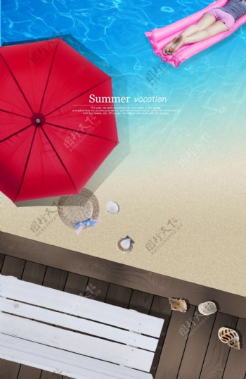 俯视海边的红色遮阳伞