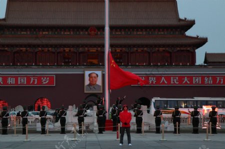 北京天安门升旗图片
