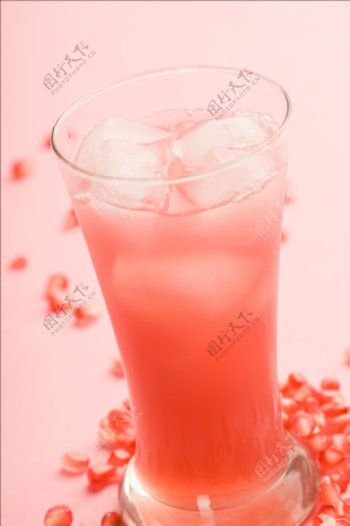 樱桃冰水果汁图片
