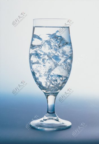 冰水水杯图片