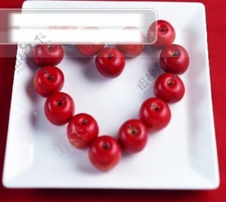 摄影水果艺术红苹果心型摆盘浪漫的心