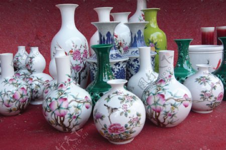 各种瓷器花瓶