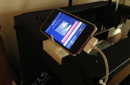 Makerbot复制2的智能手机扩展坞