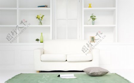 白色简单客厅