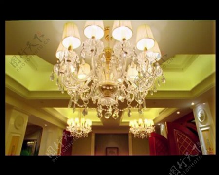 酒店典雅水晶吊灯视频素材