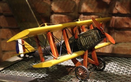 怀旧飞机模型图片