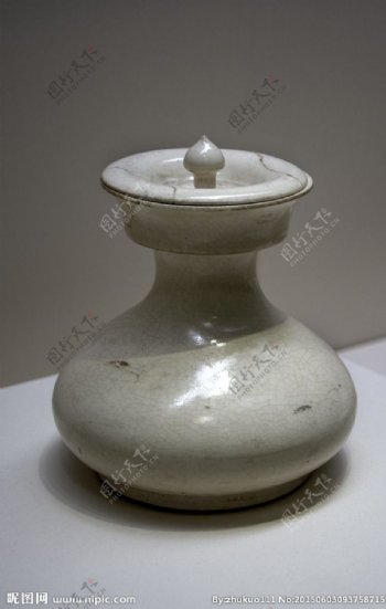 唐代白瓷壶图片