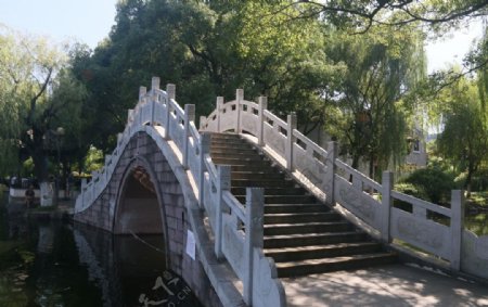 中国园林古风桥图片