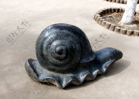 蜗牛雕塑图片