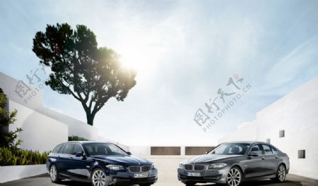 BMW5系旅行轿车两台图片