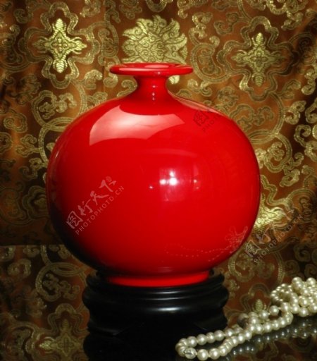 红瓷瓶天方地圆图片