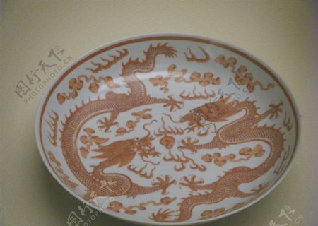 龙图案的陶瓷碗图片