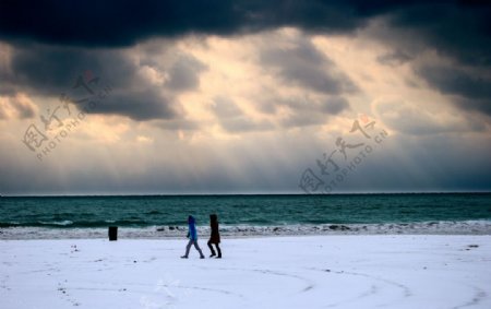 雪中海滨图片
